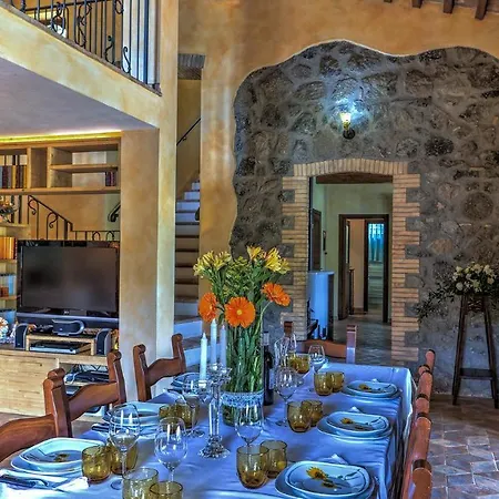 Villa Casale Olivella 6+2 *